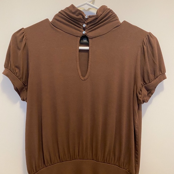 Arden B. Turtle Neck Keyhole Blouse Brown Gems S - Picture 3 of 9